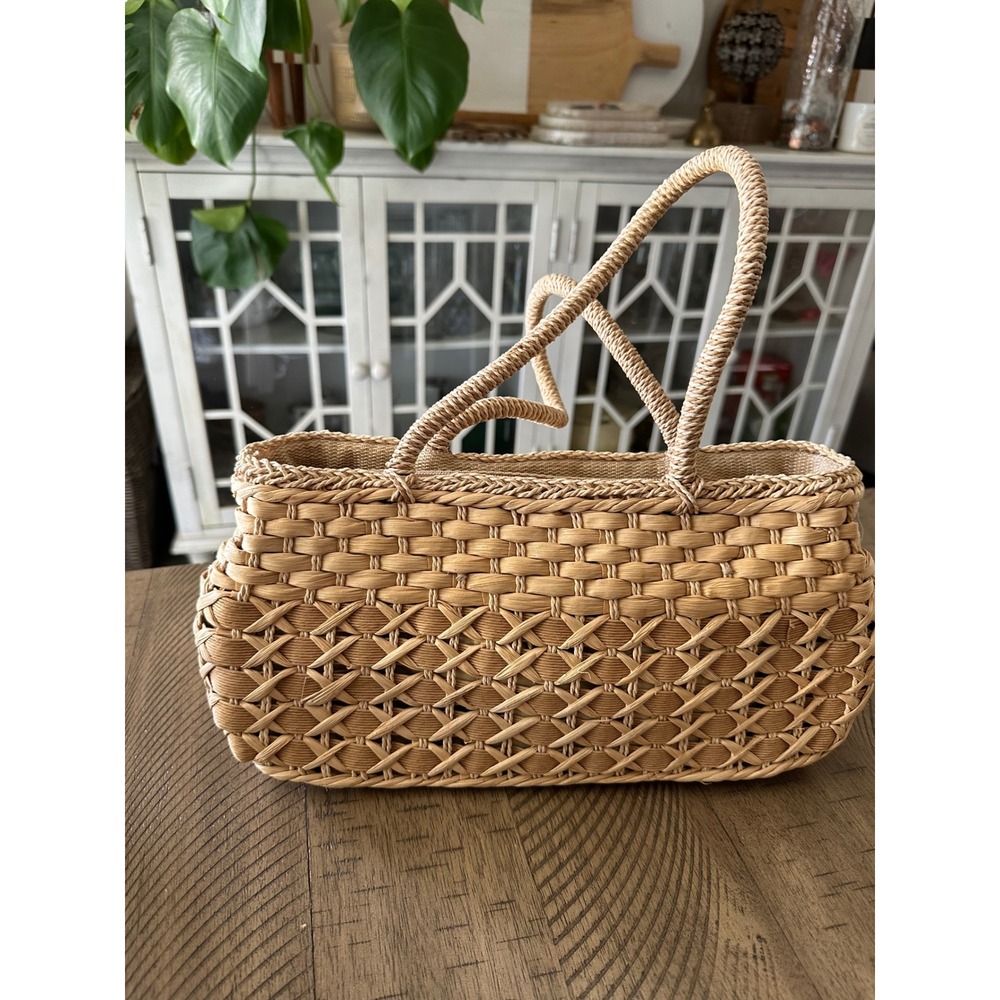 Vintage Boho Handwoven Straw East-West Tote Bag -‎ Zipped Top & Interior